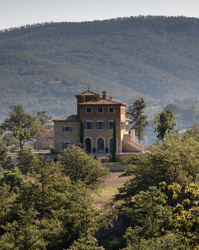 San-Paolo-Castello-di-Reschio-Italy-NeoPlaces