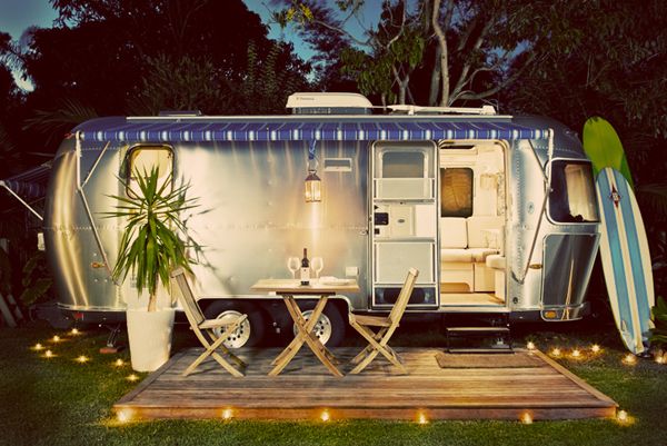 Glamping-airstream-NeoPlaces