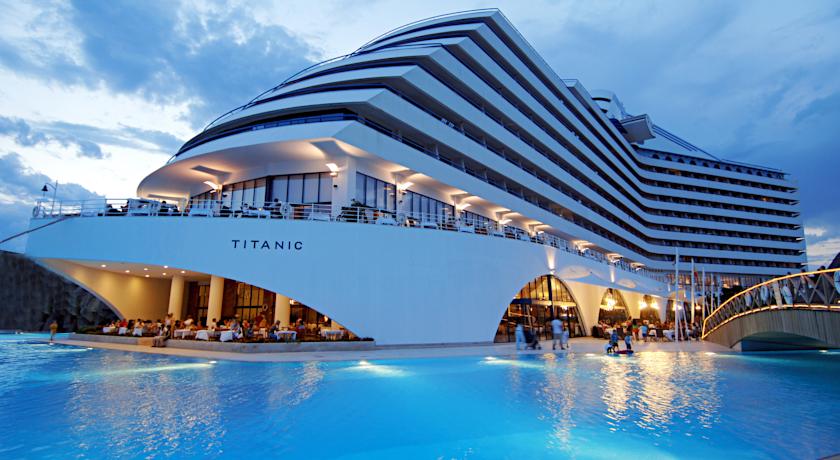 titanic-beach-lara-hotel-Turkey-NeoPlaces-02